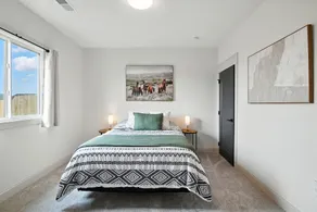 Brand New Cool Comfy Lawrence Retreat 3 Bedroom Duplex - Image 5