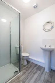 Contractor*Leisure*Comfy King Bed*Free Parking - Image 2