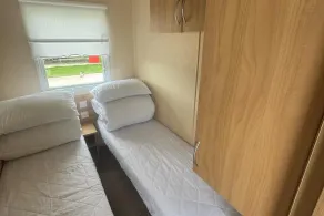 Caravan - 3 Bedrooms, Sleeps 8 - Image 4