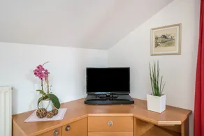 Apartment \"Bozen\" with Mountain View, Wi-Fi, Balcony & Garden - Image 2