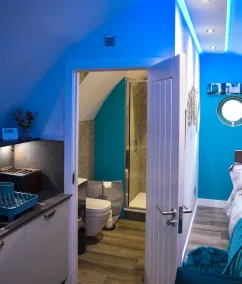 Derecroft Glamping Luxury Lodgepods - Image 2