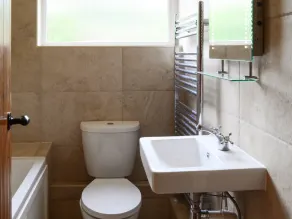 Alojamiento de 4 habitaciones en Wimborne - Image 2