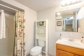 CENTRAL LOCATION, DUPLEX CLOSE TO ALBERTA ART DISTRICT !! - Image 5