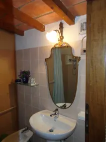 Apt VIOLETTA in Ancient Tuscan Farmhouse with pool, garden, near sea - Image 2
