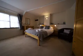The Lodge - sleeping 2 guests. A bright spacious open plan studio cottage. - Image 3