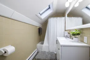 1 Block to Allianz Field • Sleeps 8+ • Patio & Parking - Image 4