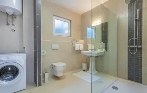 3 bedroom stunning home in Podstrana - Image 4