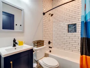 Couples! Bigfoot Tiny Home,  Hot Tub, Firepit, Roof top deck! New cozy cabin - Image 3