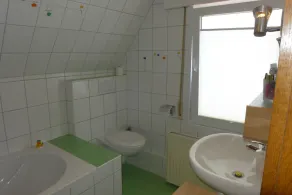 Vacation home in Emden, sleeps 6, large yard, pets allowed - Image 5