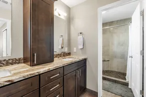 Lovely 30-Day Boutique 3 Bedroom 3 Bath Furnished Rental - Image 3