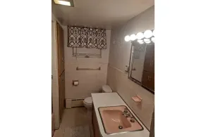 Cheerful two bedroom with a deck - Image 4