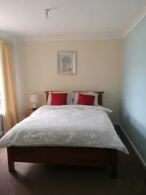 Cosy and immaculate 3-bedroom home - Image 3