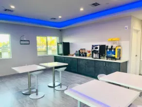Crystal Inn - Image 3
