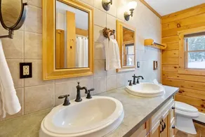 Cozy Vermont Log Cabin Chalet Only Minutes from Jay Peak - Image 5