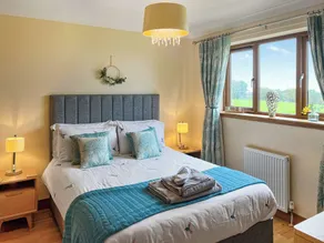 3 bedroom accommodation in Cumnock - Image 5
