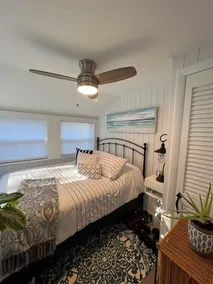2-bedroom 1 bath remodeled cottage - Image 4