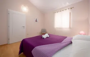 Amazing home in Tinjan - Image 4