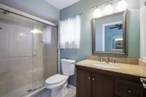 Brookshire single home- centralized to shopping and beaches - Image 2