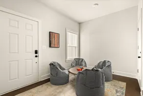Nashville Getaway ~ Super Clean and Quiet ~ Garage Parking ~ Near Airport ~ Easy Access to Downtown - Image 4