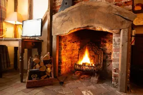 A romantic little Flax Workers Cottage with a beautiful open fire and an enclosed garden which leads - Image 2