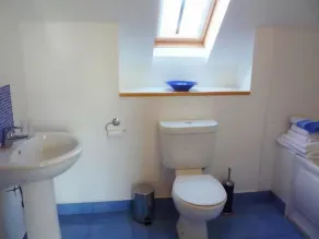 Traditional style cottage free WiFi short walk from Reenroe Beach Ballinskelligs - Image 2