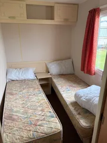 Cabin Sleeps 5 with Parking and Balcony - Image 5