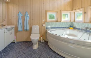 Three-Bedroom Holiday Home In Sjallands Odde - Image 4