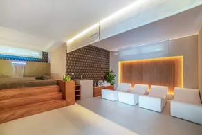 7 Bedroom Luxury Villa - Pool, Garden & Parking - Happy Rentals - Image 5