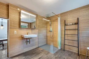 Little Happiness Apartment by the Water with Private Garden, Terrace, and Wi-Fi - Image 2