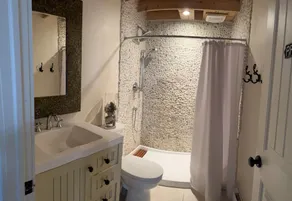 Beautiful Belmont Lake Cottage - Image 2