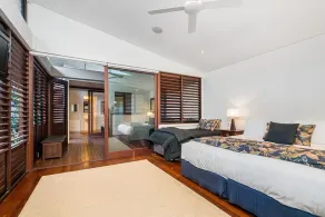 Pavilion 4,  beachside,  walk 300m through the dunes to Broken Head Beach. - Image 4