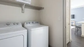 Downtown Location Deep Cleaned Modern Living - Image 3