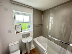 Stunning Ground Floor Coastal Apartment - Sleeping 4 in 1 Bedroom - Pool and Beach Access Included. - Image 4