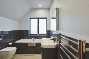 Woodland House - Luxury Cottages - Image 4