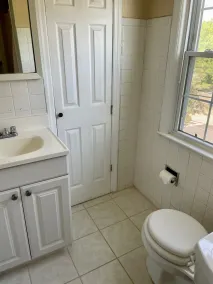 The Village - Private apartment w/ parking 5 min walking - Image 4
