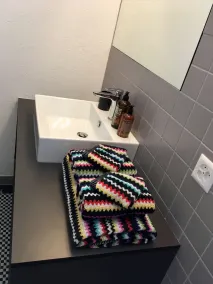 Dejligt sommerhus med pool, have og terrasse, rolig beliggenhed + vidunderlig udsigt - Image 2