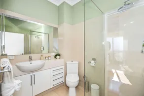 Apartamento vacacional totalmente equipado con terraza | Vistas al agua | Adaptado para teletrabajar - Image 5