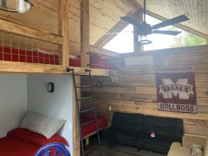 Fun Bunkhouse located right on the River - Image 5