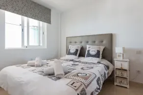 Appartement 1er Ligne Dernier Étage avec accès direct à la mer - Image 3
