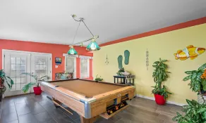 Walk to Beach • Hot Tub • Pool Table • Ideal for Long Stays - Image 2