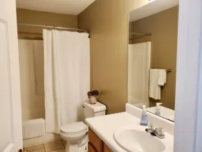 Affordable Private Lake Front House - Image 3