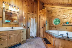 Luxury cabin in the woods, 2 bedrooms plus loft - Image 5