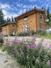 Log Cabin with Amazing Mountain & Lake Views  (allergy-friendly) - Image 5