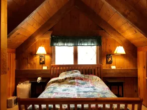 Swan Lake Lakehouse with Bunkhouse and Private Sand Beach - Image 4