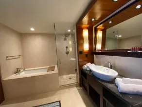 2BR Opulence at Carillon Hotel - Image 2