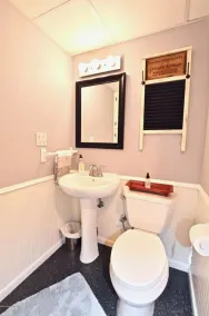 3BR, 2 Bath entire home across from Detroit Lake. Huge yard. - Image 3