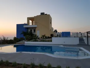 New villa with private pool and wonderful sea views - Image 5