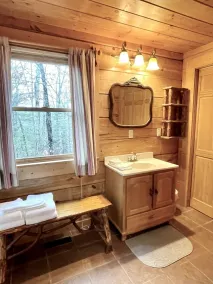 Romantic Laurel Wood Home with Private Hot Tub - Image 3