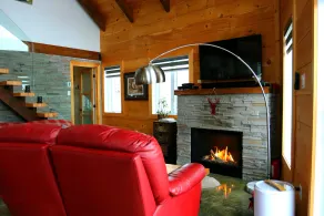 Villa du Renard, Beautiful, Private Jaccuzi, acces St-Laurence river. - Image 2