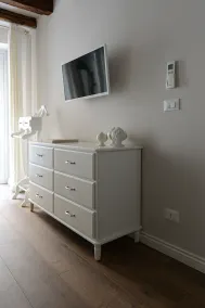 CHARM MEETS COMFORT - Image 2